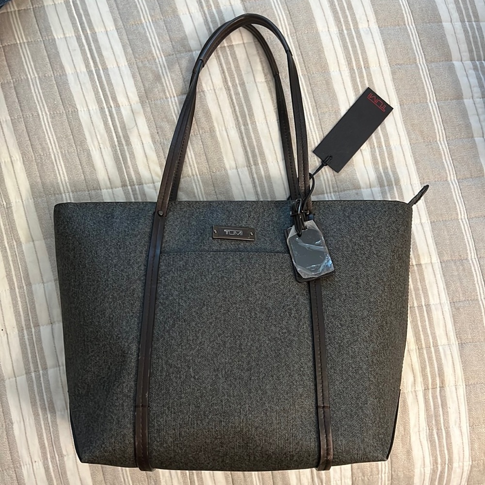RELISTED - Tumi Small Q Tote